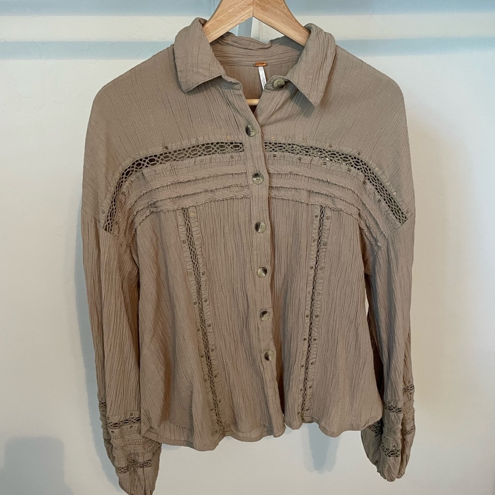 Free People tan puff sleeve blouse